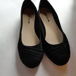 American Eagle BREE Black Ruched Vamp Suede Fabric Flats size 13 WIDE Gentle Use